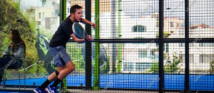 The Role of Glass and Metallic Mesh in Padel Court Design